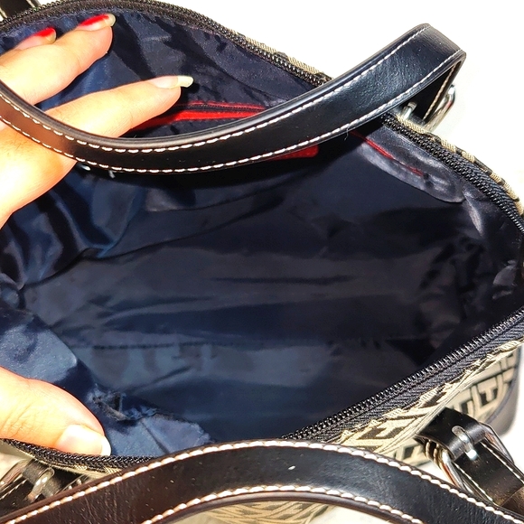 NWT Tommy Hilfiger Black and Tan In Signature Canvas Print Satchel - Picture 7 of 12